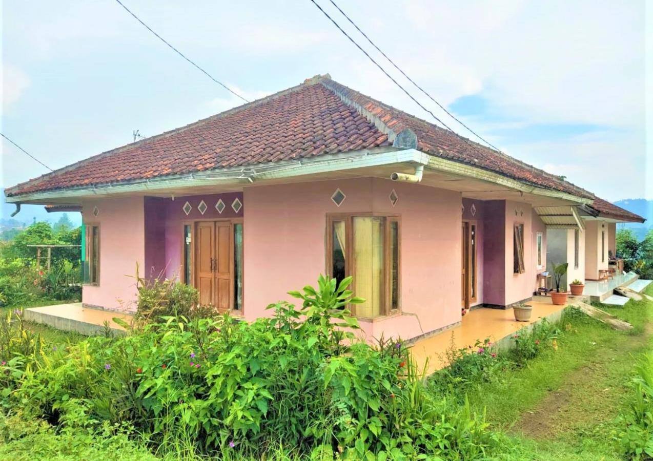 Villa Lembang Bunda Cikareumbi المظهر الخارجي الصورة